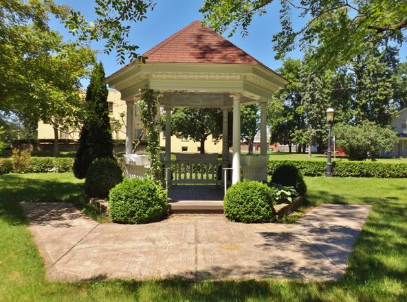 101 W South St, Dwight, IL 60420